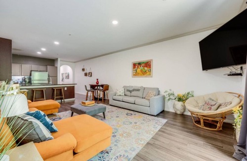 Bouldin Apartment | Super Stylish, Spacious, Fun and Best Location!
