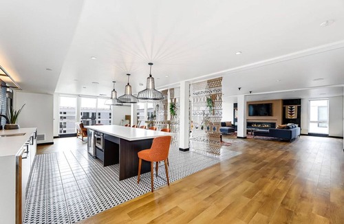Mann Apartment | Superb Central District 1BR w/24/7 Gym, near Dining, by Blueground