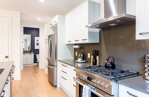 Govalle House | Supreme Eastside Home, 6 Min Drive to Downtown