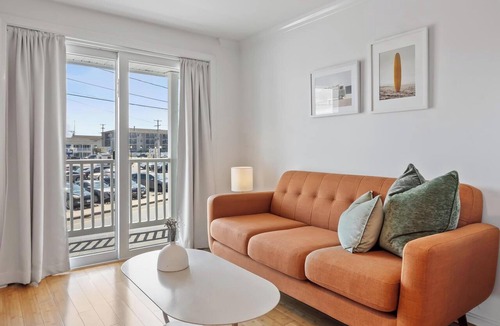 Hampton Apartment | Surfside- Boutique Studio Condo w/Pool