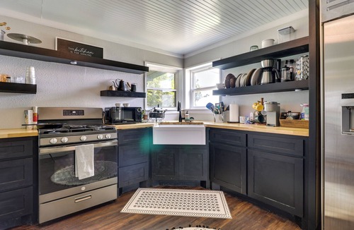 Lorena House | Sweeping Valley Views! 2-Acre Lorena Retreat