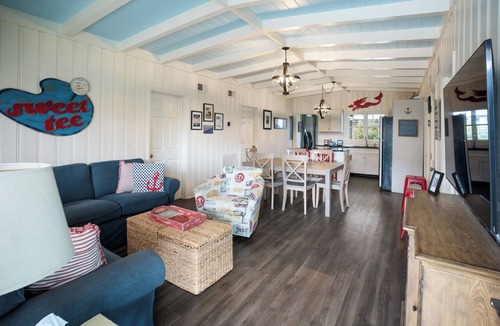 Ocean Isle Beach Cottage | Sweet Tee: Costal Cottage, Steps from the Beach