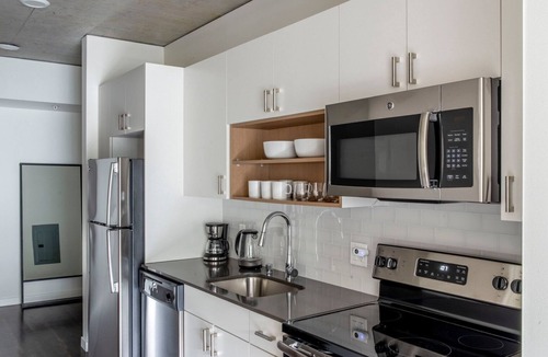 Cascade Apartment | Tasteful South Lake Union 1BR, nr Tech, Bars & Dining, by Blueground