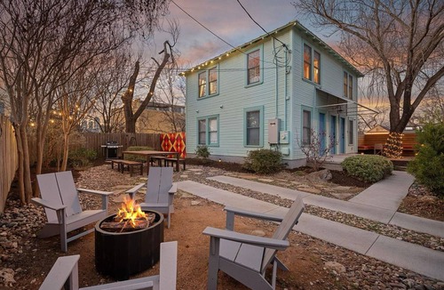 Holly House | Ted & Breakfast | Chic East Austin Retreat