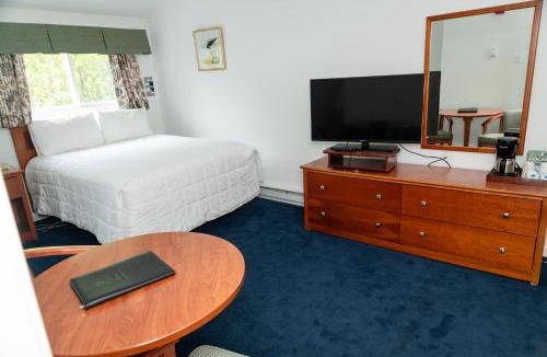 Ogunquit Hotel | Terrace By The Sea