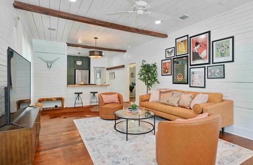 Bryan House | “The Adorable Abode”