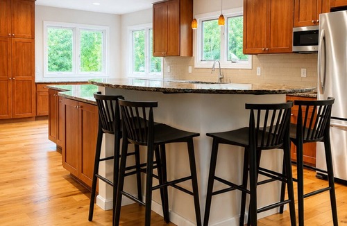 Turnagain House | The Anchorage Sweet Spot w/Cinema, Gym and Deck