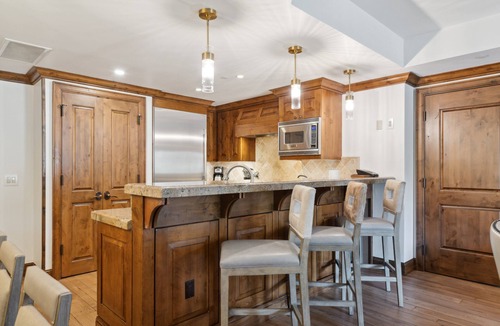 Downtown Hotel | The Aspen Mountain Residences Luxury 3 Bedroom Mountainside