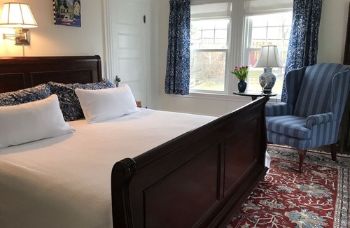 Camden Bed & Breakfast | The Belmont Inn