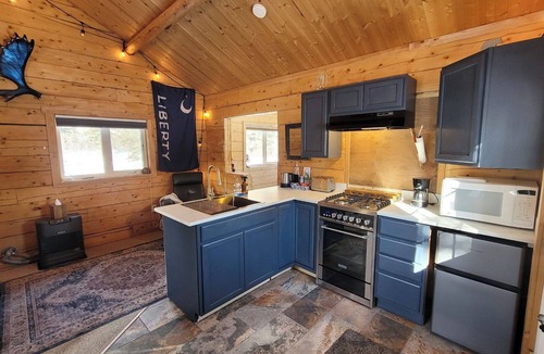 Sutton Cabin | The Blue Moon cabin. Surrounded by 360 degree breathtaking mountain views.