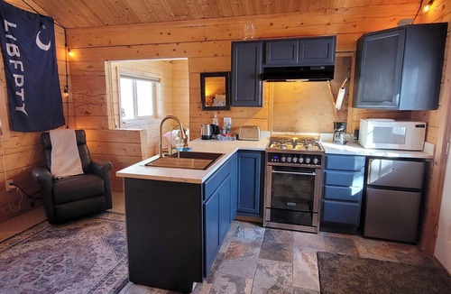 Sutton Cabin | The Blue Moon cabin. Surrounded by 360 degree breathtaking mountain views.