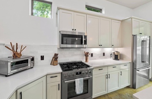 Blackshear-Prospect Hill House | The Bright House | Lux & Comfort | 5* Location