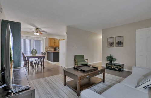 Columbus House | The Brocton: 4 miles from airport