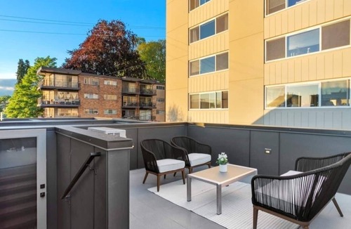 Broadway House | ⚡️The Brooklyn⚡️CENTRAL Capital Hill with Perfect Walking score🚶🏻‍♂️with Rooftop views