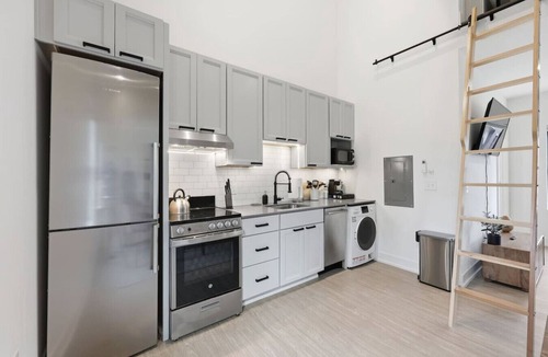 Olde Towne East Apartment | The Capital Loft: Work-Ready Long-Term Retreat
