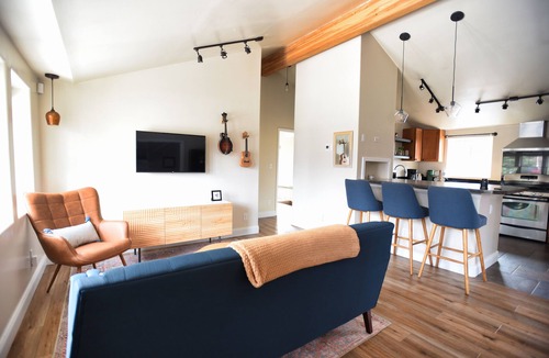 Anchorage Cottage | The Cedar Cottage