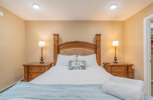 College House | The Chena River House South Suite
