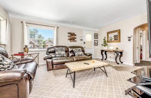 Roselawn Finance House | The Cher e