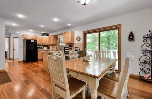 Rockbridge House | The Chestnut - Hocking Hills Lakeside Oasis!
