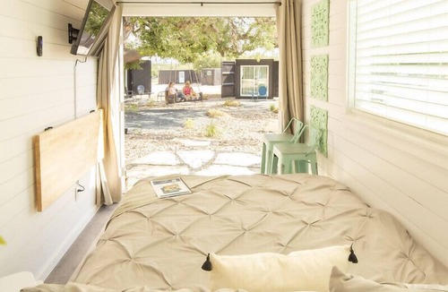 Johnson City House | The Container Retreat @ 290 Wine Trail #9