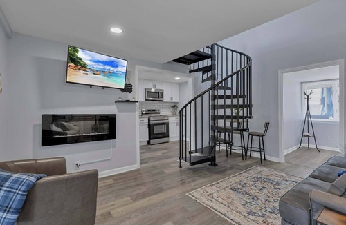 Buckeye Lake House | The Coral Cove-1 Block from Lake