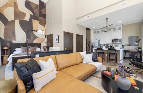 Fourth Ward Condo | THE EIGHTH Walkable Penthouse in Fourth Ward