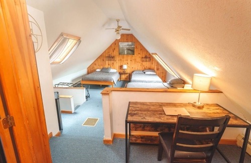 Peru House | The Farm @ Worthley Pond, Farmhouse, Private Beach, hot tub, sauna