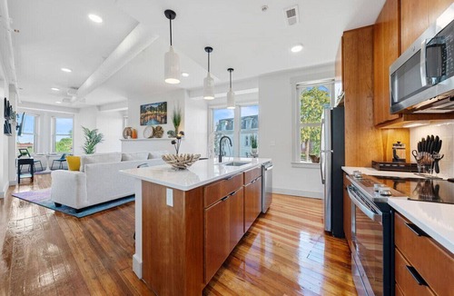 Mount Auburn Apartment | The Flatiron | Views & Design| Near to ALL