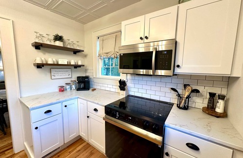 Hickory House | The Gathering Place, Sleeps 12!