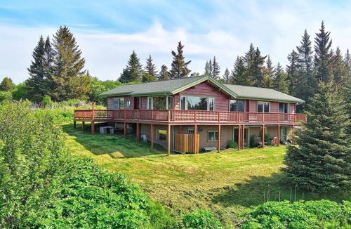 Happy Valley House | The Homestead - Stariski, AK Charming 4-bedroom house in Anchor Point