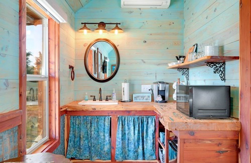 Wimberley House | The Hot Tub Bunk House - Romantic Getaway for Two