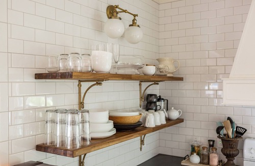 Utica House | THE IVY HOUSE- Utica, Ohio family-friendly home near wedding venues & colleges