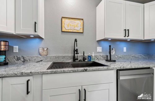 Huffman - O' Malley House | The Light House at Capstan: Illuminate Your Stay in South Anchorage
