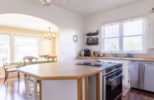 Sitka House | The Lincoln Street House