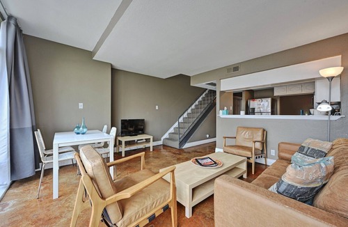 Waller Creek District Apartment | The Littlefields by Lodgewell | Amazing Views | B8