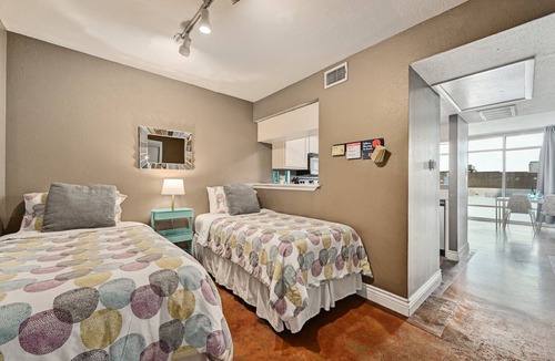 Waller Creek District Apartment | The Littlefields by Lodgewell | Amazing Views | B8