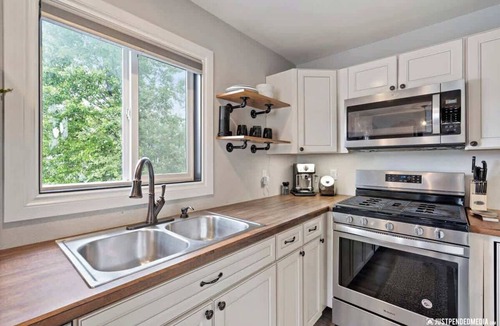 Old Seward - Oceanview Apartment | The Luxury Loft in Anchorage