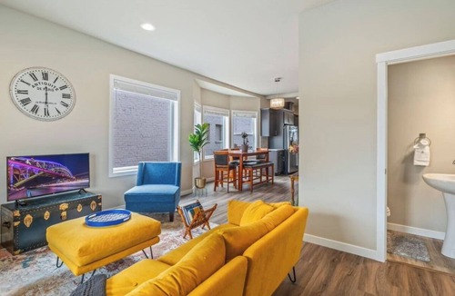 New Tacoma Apartment | The Meadow - Elegant 3BR Getaway Near Wright Park+Gazebo