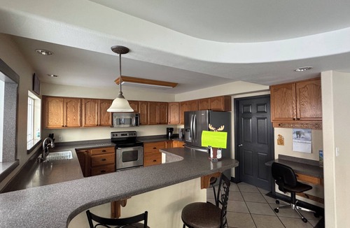 Cohoe House | The Moose Is Inn -Large Group Retreat