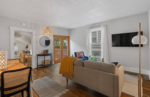 Roselawn Finance Apartment | The Nest - Spacious 1BR Getaway in Pleasant Ridge