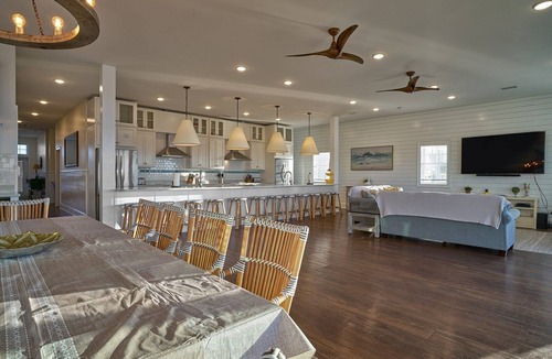 Ocean Isle Beach House | The Pineapple Beach Club