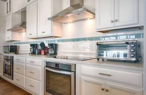 Ocean Isle Beach House | The Pineapple Beach Club