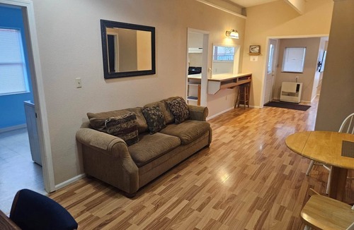 Craig Apartment | The Queen 2 Bedroom Apartment D