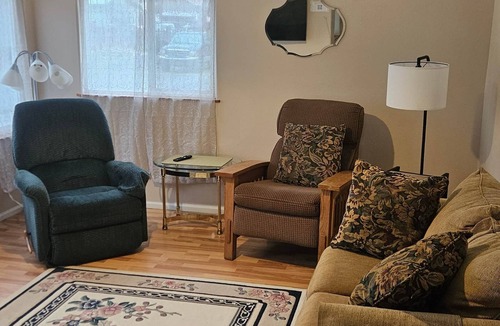Craig Apartment | The Queen 2 Bedroom Apartment D