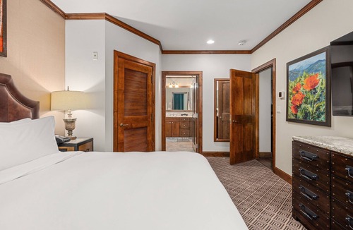 Aspen Hotel | The Ritz-Carlton | Three-Bedroom Premier 8307, Ski-in & Ski-out Resort in Aspen Highlands