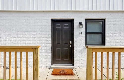 Downtown Columbus Apartment | The Schumacher Place - NEW 2 BR