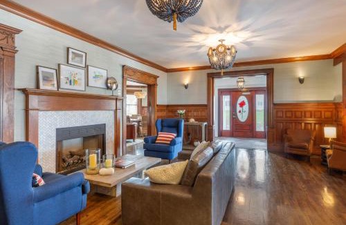 Narragansett Pier Hotel | The Shore House