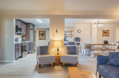 North Pole Apartment | The Southern Driftwood Inn 3.0