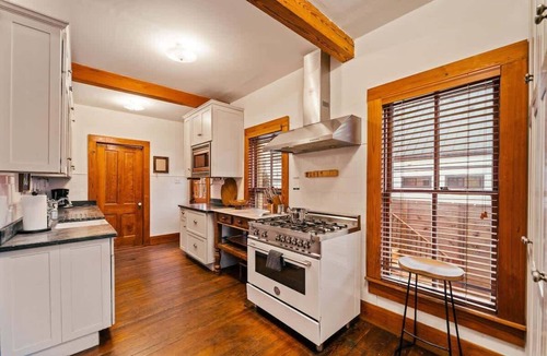 Bouldin House | The Stanley | SoCo Estate + Pool + Pet OK
