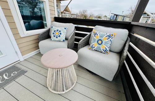 Austin Apartment | The Tiny Treasure with Pool and Hot Tub